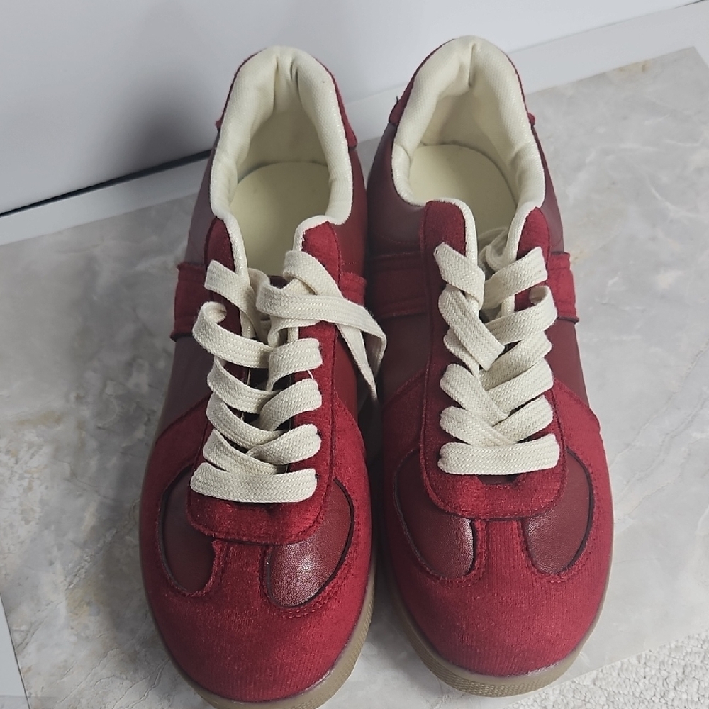 Stylish Red Women's Sneakers